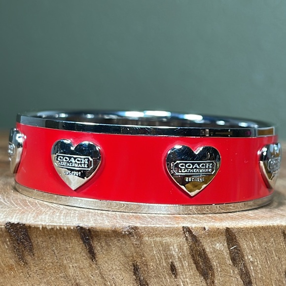 COACH HEART BANGLE - Picture 5 of 12